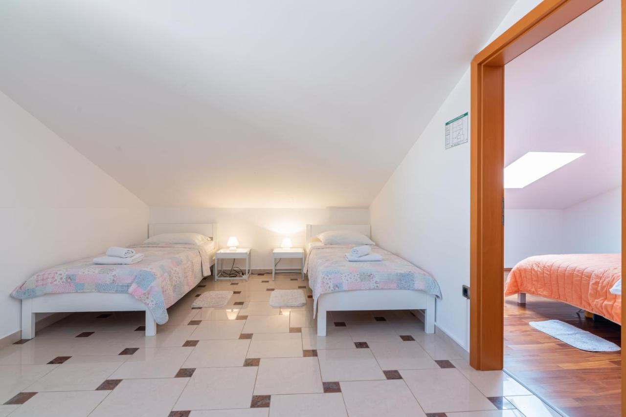Apartment Lovorka 5 Baška Buitenkant foto